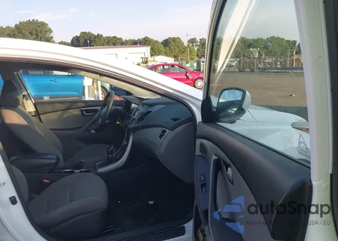 2015 Hyundai Elantra Se z USA, uszkodzony, nr VIN 5NPDH4AE5FH648201